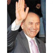  İÇ ÇAMAŞIRIYLA ASLA DENİZE GİRİLMEZ 