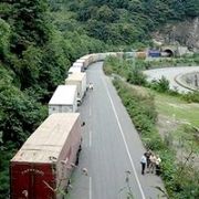 SAVAŞ MAĞDURU 500 TÜRK TIR CI GELEMİYOR