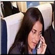 UÇAK TA CEP TELEFONU KAVGASI!