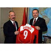 BUZLAR EDİYOR MU?