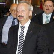  İLK SEÇİMDE KOLTUĞU BIRAKIYORUM 
