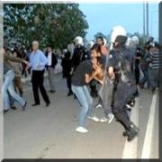 ÜNİVERSİTE KARIŞTI 40 YARALI!