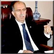VALİ O İKİ MİNİK ÖĞRENCİYİ ÇOK BEĞENMİŞ