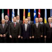 STRATEJİK ORTAK VECDİ GÖNÜL E ARKA SIRADA YER VERDİ