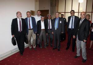 AKİL İNSANLAR MECLİS TE