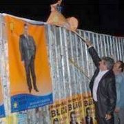 AKP NİN AFİŞ CİNLİĞİ