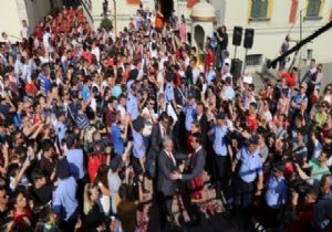 Arnavutluk, Şampiyon Gibi Karşılandı