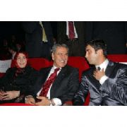 ARINÇ, KURTLAR VADİSİ İÇİN, TARİHE GEÇECEK BİR FİLM  DEDİ