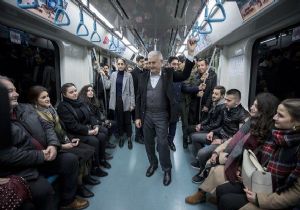 Binali Yıldırım Marmaray a Bindi