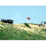 IRAK SINIRINDAKİ ASKERLERE PKK TACİZ ATEŞİ