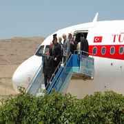 SEÇİM GEZİLERİ NDA  ATA  UÇAĞI TARTIŞMASI