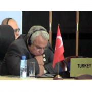 ATİLLA KOÇ,BU KEZ ULUSLARARASI TOPLANTIDA UYUDU