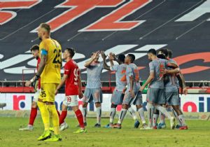 Başakehir Tutulmuyor 2-0