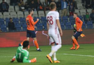 Başakşehir e Son Dakika Şoku 1-1