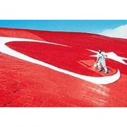 MUHTEŞEM DEV BİR  BAYRAK ANIT 