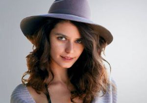 BEREN SAAT, ‘‘İNTİKAM’’ İÇİN KARATE DERS