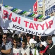  BİJİ TAYYİP  PANKARTINA SANSÜR