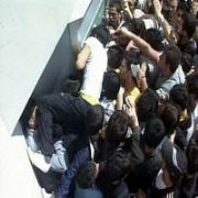 BİLET KUYRUĞUNDA DERBİ KAVGASI 