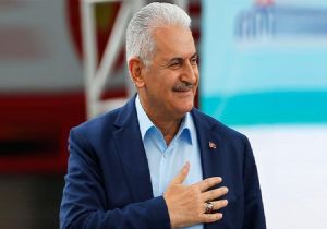 Binali Yıldırım  Trafik Kazası Geçirdi