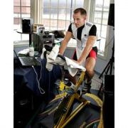 SABİT BİSİKLETLE 85 SAAT PEDAL ÇEVİRDİ REKORU KIRDI