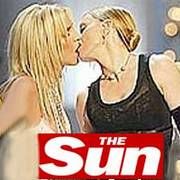 THE SUN: BRİTNEY SPEARS LEZBİYEN