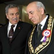 AKP LİLER BÜLENT ARINÇ IN  SÖYLEMEDİM  DEDİĞİ SÖZLERİN ÜZERİNE BALIKLAMA ATLADILAR