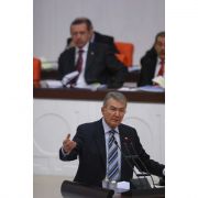 BAYKAL:  TÜRKİYE, SICAK PARA BATAKLIĞI OLDU 