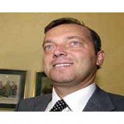 CEM UZAN PES ETMİYOR