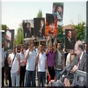GİZLİ TANIĞININ AMİRİ OLUYOR