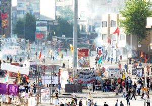 FLAŞ.. TAKSİM E SABAH MÜDAHALESİ