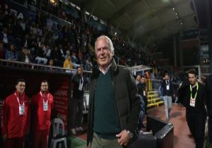 Mustafa Denizli nin 3 Puan Sevinci