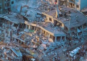 13 üncü Günde 3 Kişi Enkazdan Sağ Çıktı
