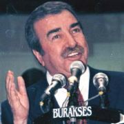 TESK BAŞKANI GÜNDAY DAN ESNAF VE SANATKARLAR KANUN TASARISI NA TEPKİ...