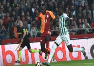 Aslan a  Liderlik Yolunda Kocaman Çelme 