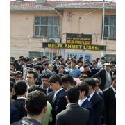 SINAV TARİHLERİ DEĞİŞTİ, AİLELER VE TURİZM PERİŞAN OLDU