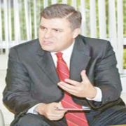 DÜNYA DEVİNE BANKA VETOSU