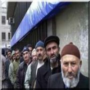 İŞTE TÜRKİYE DEKİ EMEKLİLİLERİN ACINACAK HALİ