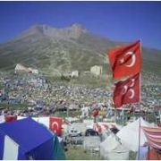 BAHÇELİ YE İNAT ERCİYES KURULTAYI