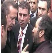 PROTESTOCU ÇİFTÇİYE MECLİSE GİRİŞ YASAKLANDI