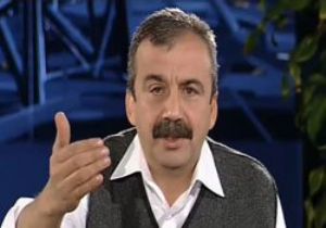 DAVUTOĞLU NUN GÖZYAŞLARINI YORUMLADI