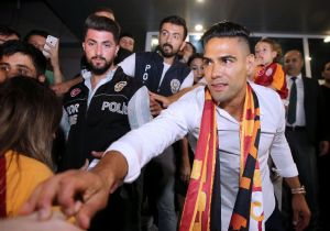 Falcao İstanbul u Salladı