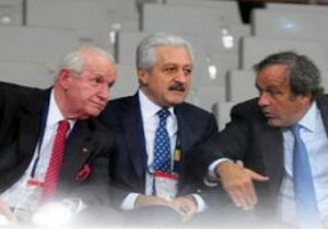 PLATİ NİN KOLTUĞU SALLANTIDA