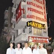 MHP LİLERDEN PANKART NÖBETİ!