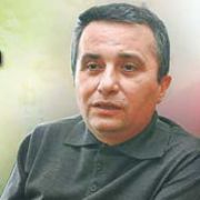MÜNEVVER KARABULUT UN BABASININ İLGİNÇ İSTEĞİ!