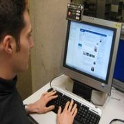 DİKKAT! FACEBOOK, YENİ İŞTEN KOVULMA NEDENİ!