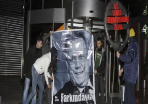 TFF BİNASINA SİYAH ÇELENK!