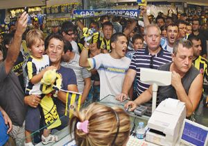 FENER TARAFTARIINDAN GÖRÜLMEMİŞ DESTEK