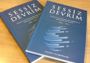 AÇILIMIN ON YILI SESSİZ DEVRiM DE!