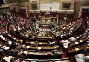 Fransa da 62 Yaş Referandumuna Ret