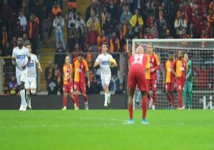 Taraftardan Futbolculara Protesto